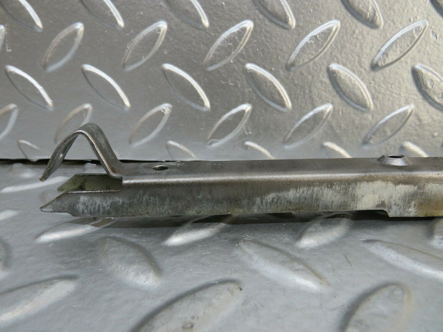 23350 Mercedes-Benz W116 350SE Front Left Door Front Window Channel