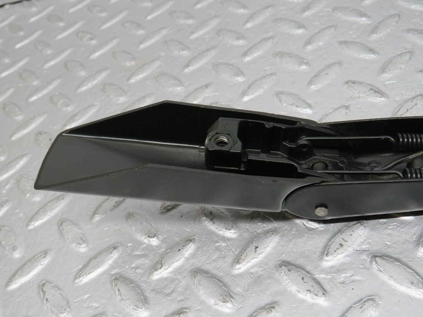 39587 Mercedes-Benz R129 320SL Coupe Windscreen Wiper Arm