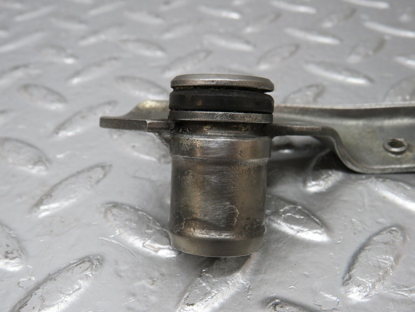 34188 Mercedes-Benz W124 260E Engine Lifting Eyes Hooks