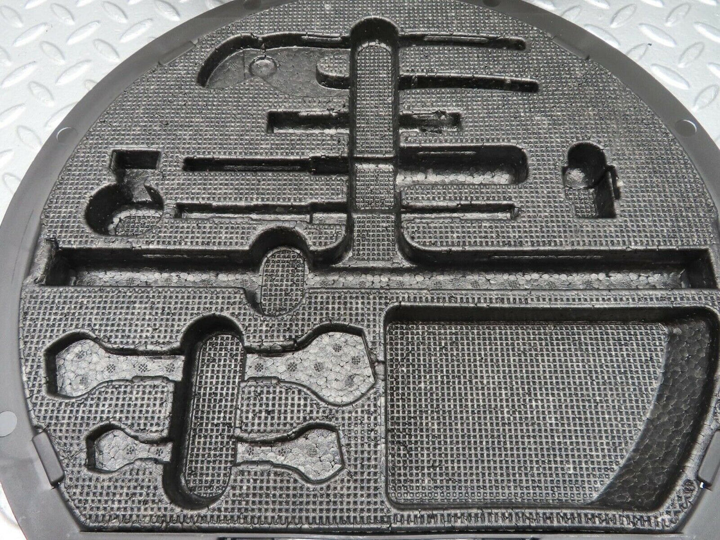 14856 Mercedes-Benz W140 S320 Trunk Tool Holder 1408900111