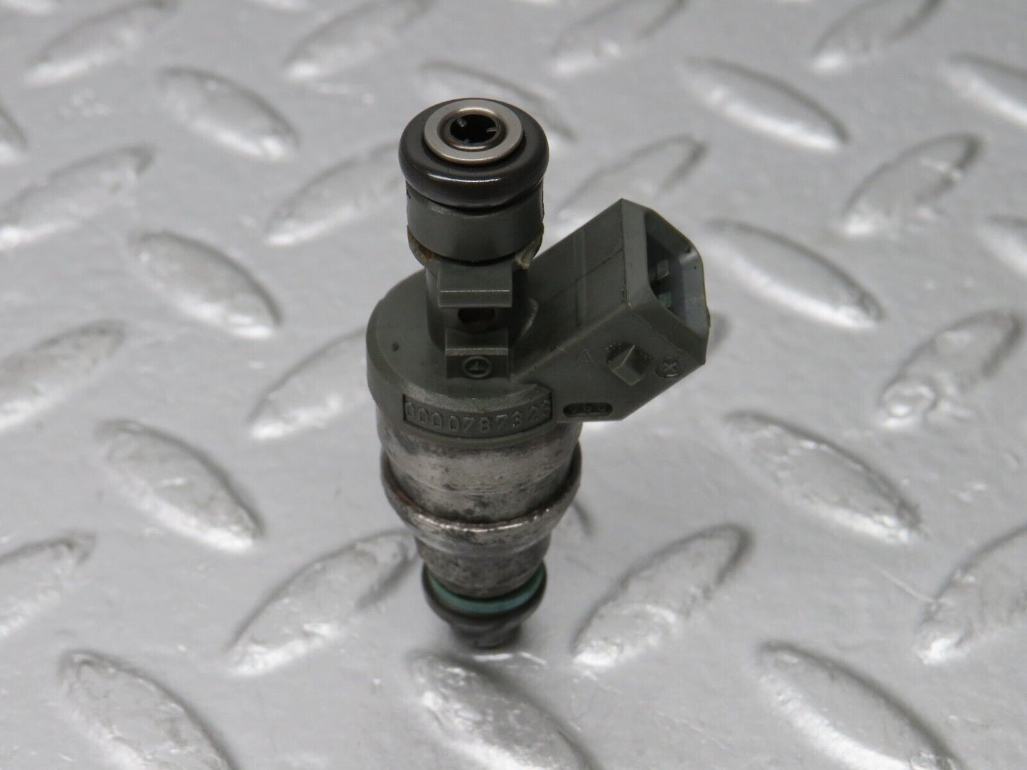 38141 Mercedes-Benz A124 320E Cabriolet Fuel Injector Bosch 0280155209 0000787323