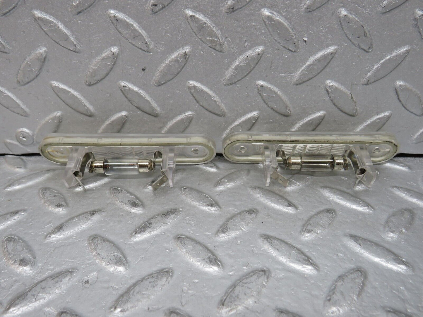 37749 Mercedes-Benz A124 320E Cabriolet number Plate Light 2x Hella 1248200256