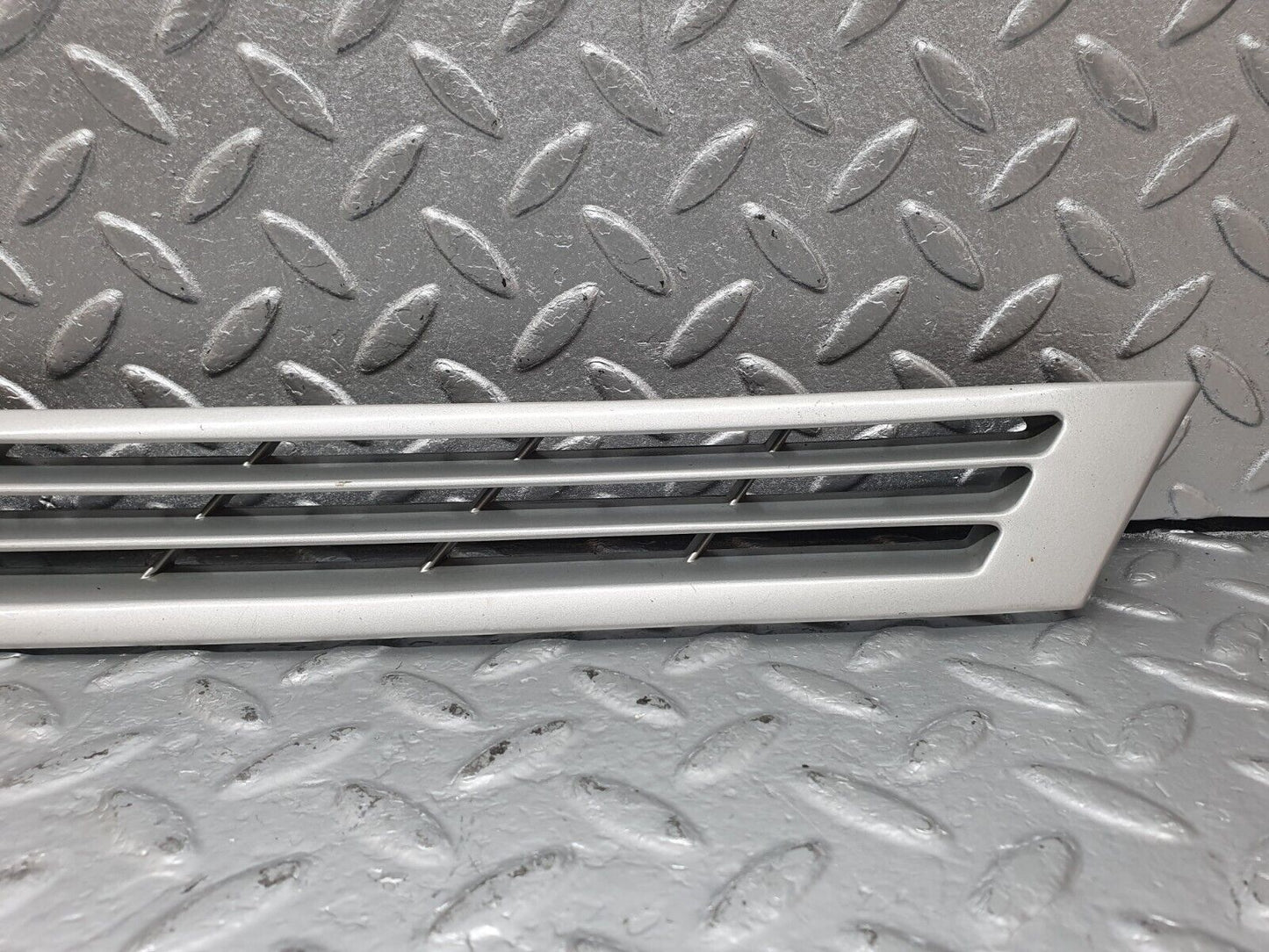 42739 Mercedes-Benz W201 190 2.0L C Pillar Exterior Cover Right Side 2016980289