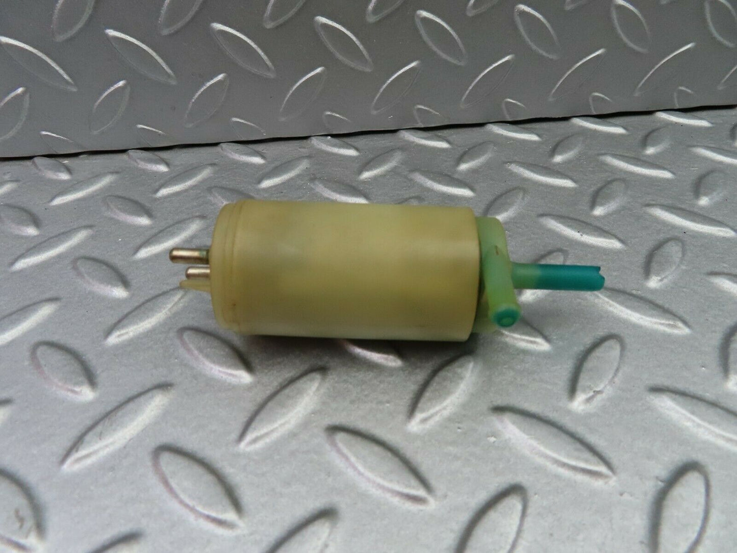 5779 Mercedes-Benz W123 200 Windscreen Washer Pump