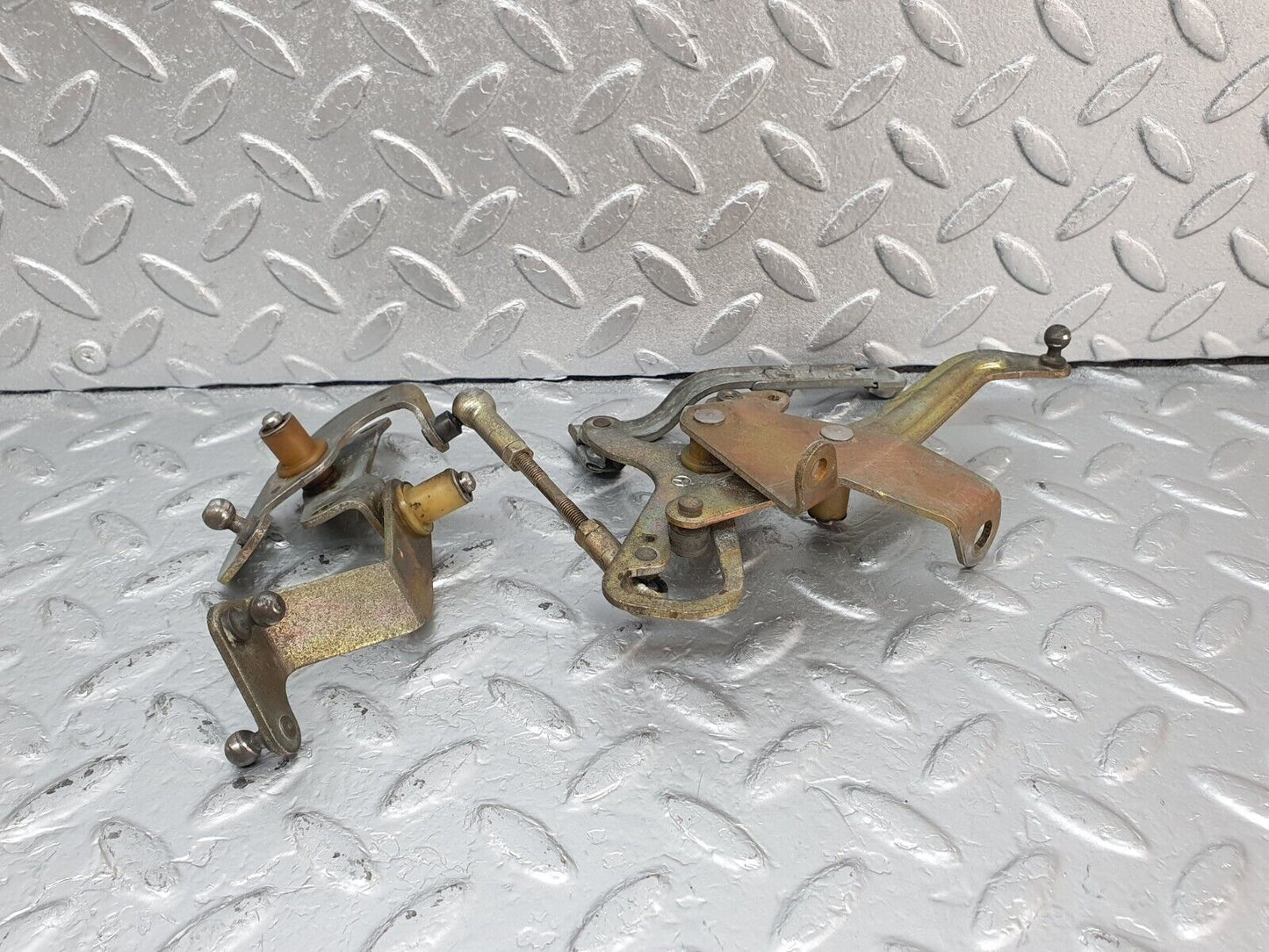 44037 Mercedes-Benz C123 230CE Coupe Throttle Linkage