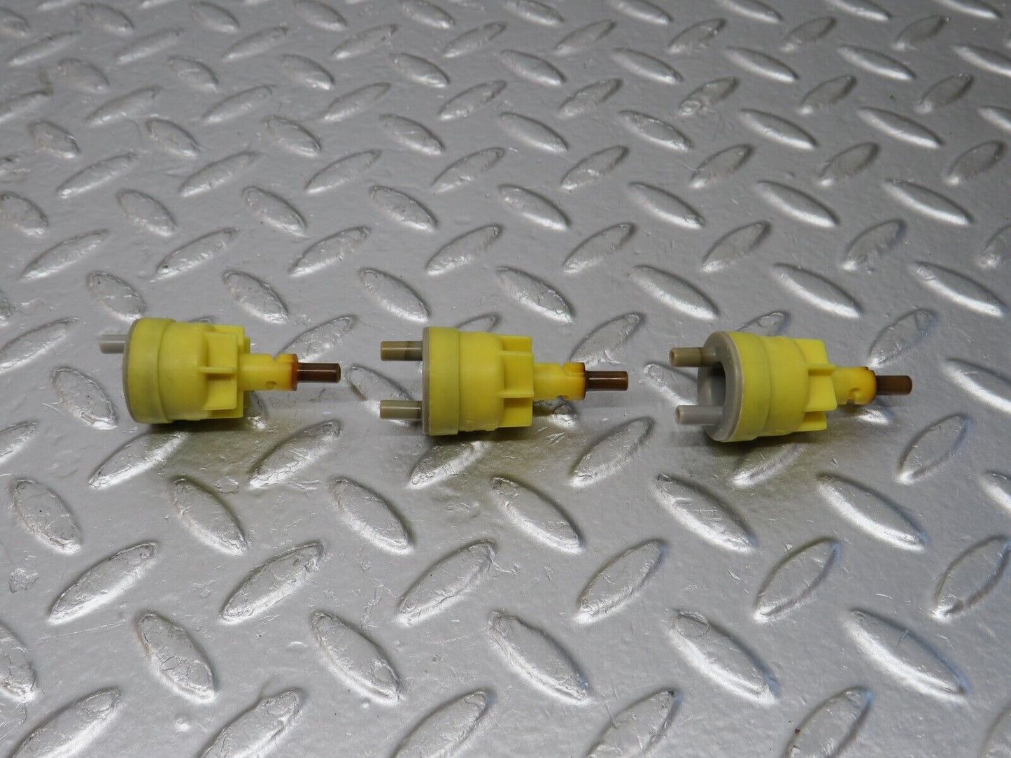 33620 Mercedes-Benz W201 190E Vacuum Check Valve Set 1268000478 1268000078