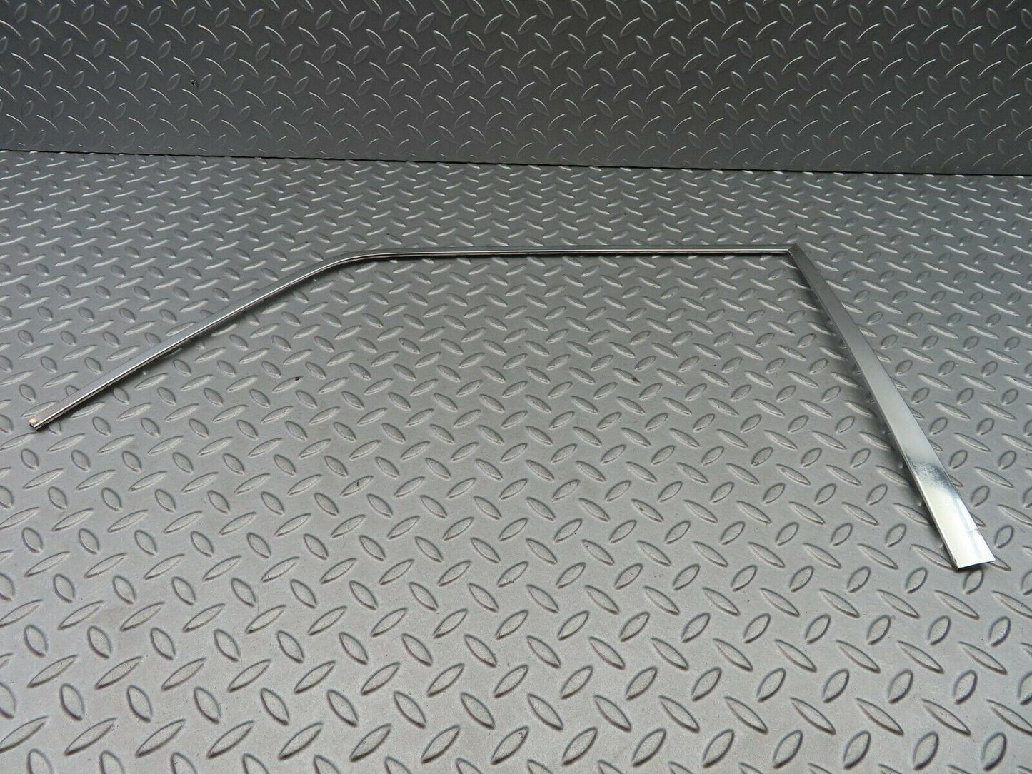 5907 Mercedes-Benz W123 200 Door Chrome Window Frame Front Left