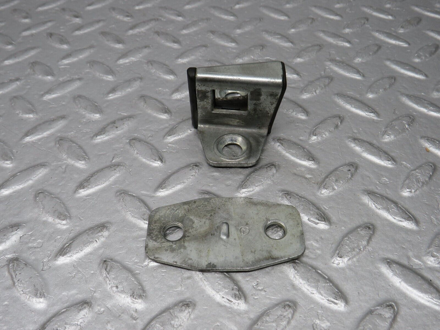 36612 Mercedes-Benz W201 190E 2.0L Door Lock Latch