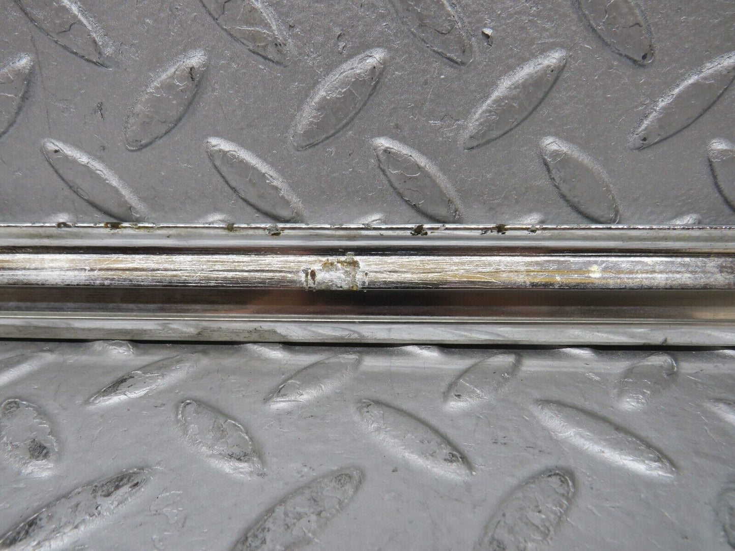 37312 Mercedes-Benz W109 300SEL Front Right Door Chrome Moulding Trim