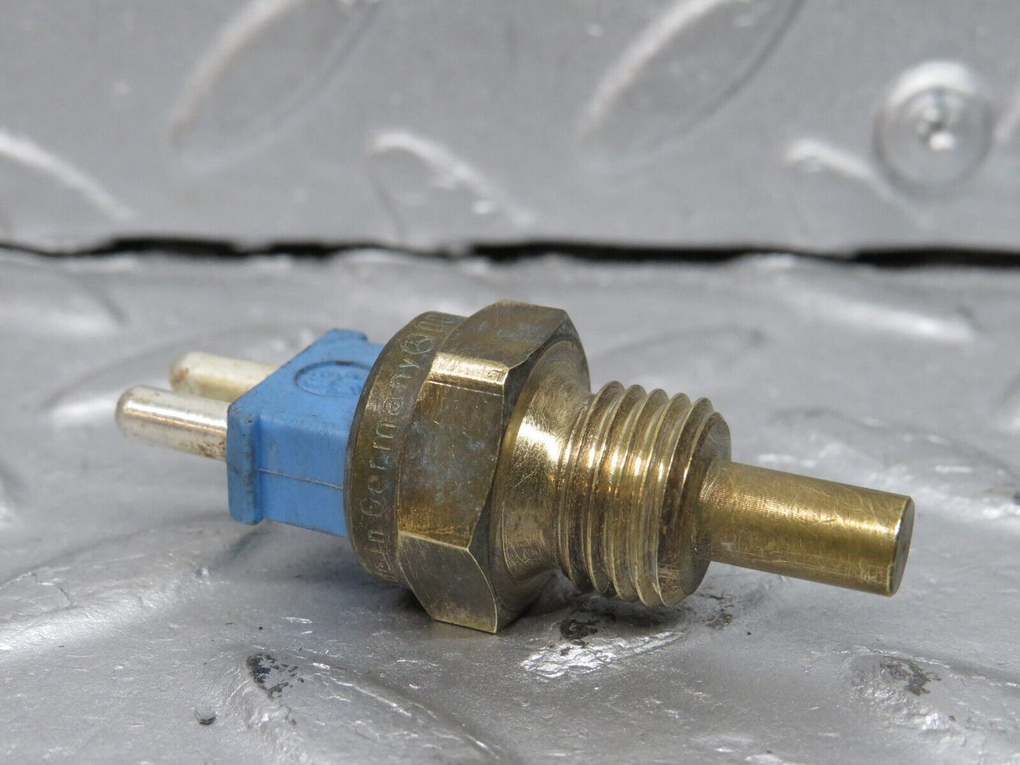 38665 Mercedes-Benz R129 280SL Coupe Coolant Temperature Sensor VDO 0085424517