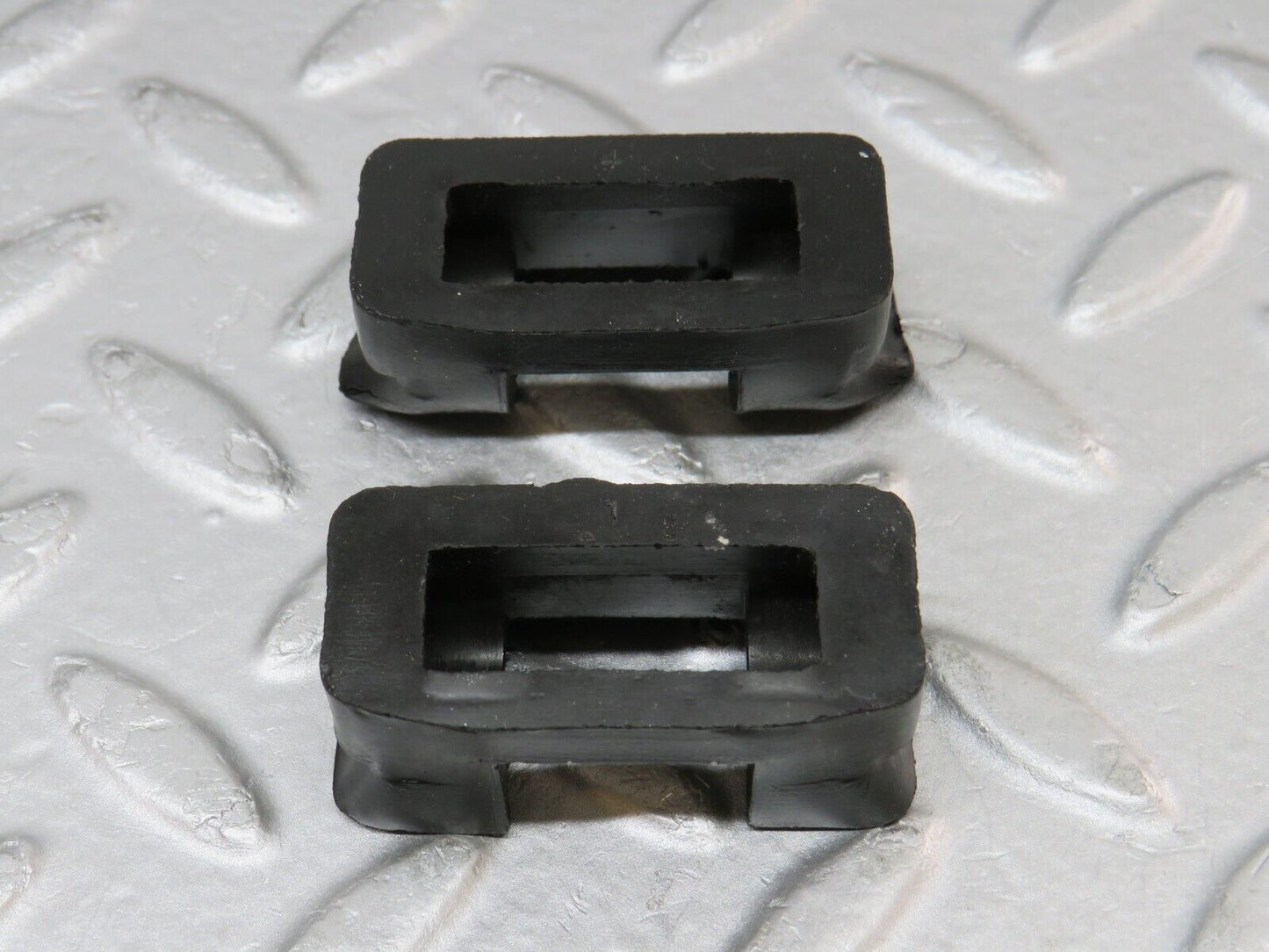 36586 Mercedes-Benz W201 190E 2.0L Door Check Strap Rubber Seal 2x 2017270430