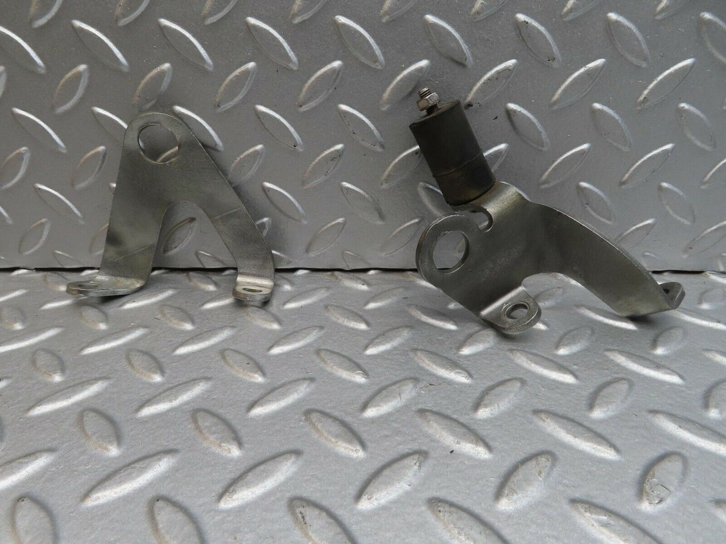 13788 Mercedes-Benz R107 450SL Engine Lifting Eye Hooks
