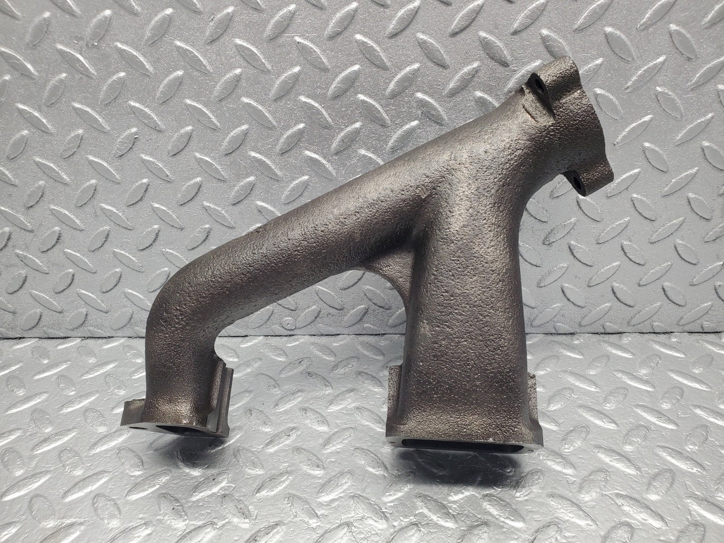 W112 exhaust manifold 4-6 used OEM