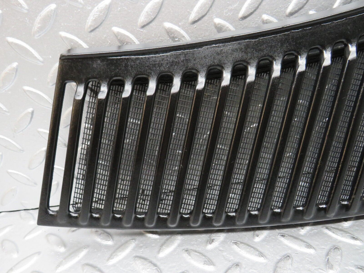 0838 Mercedes-Benz C107 350SLC Coupe Air Intake Grill Left Side