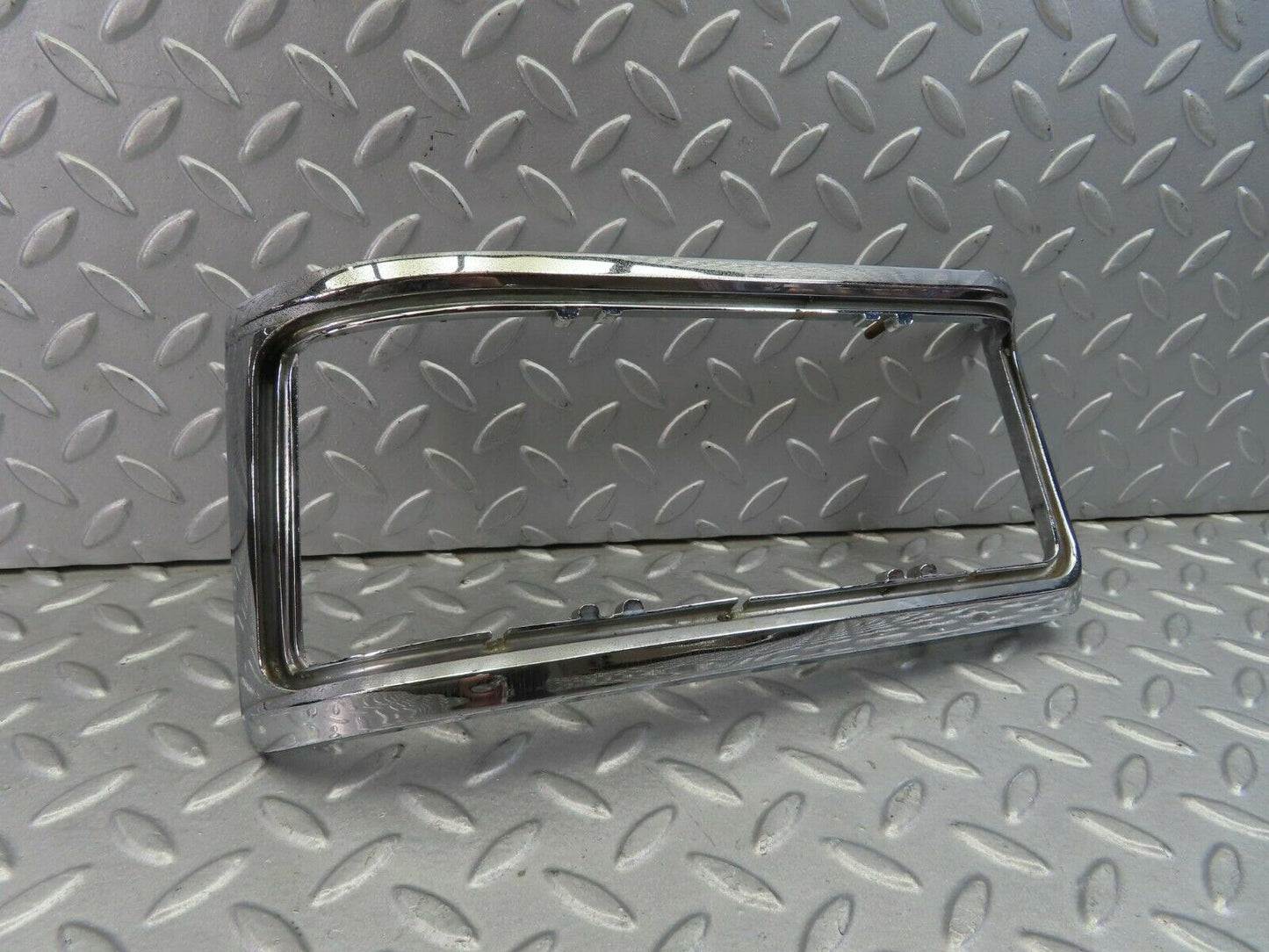 8485 Mercedes-Benz W115 Tail Light Chrome Frame Left 1158260159