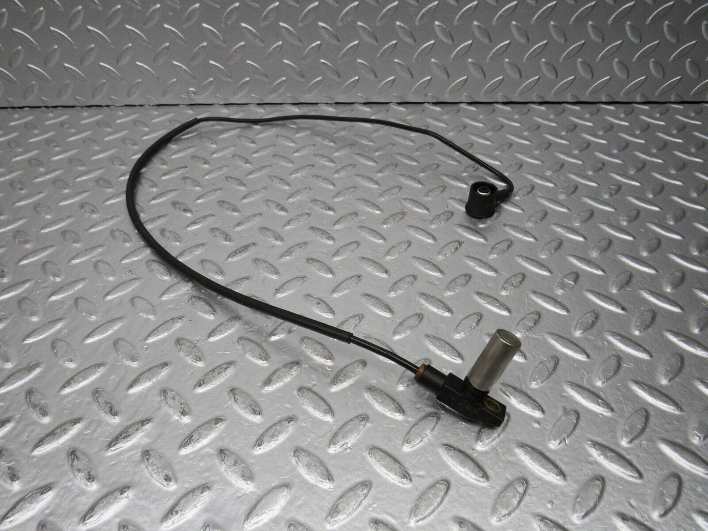 30525 Mercedes-Benz W124 230E Crankshaft Position Sensor 0031530828 0261210067