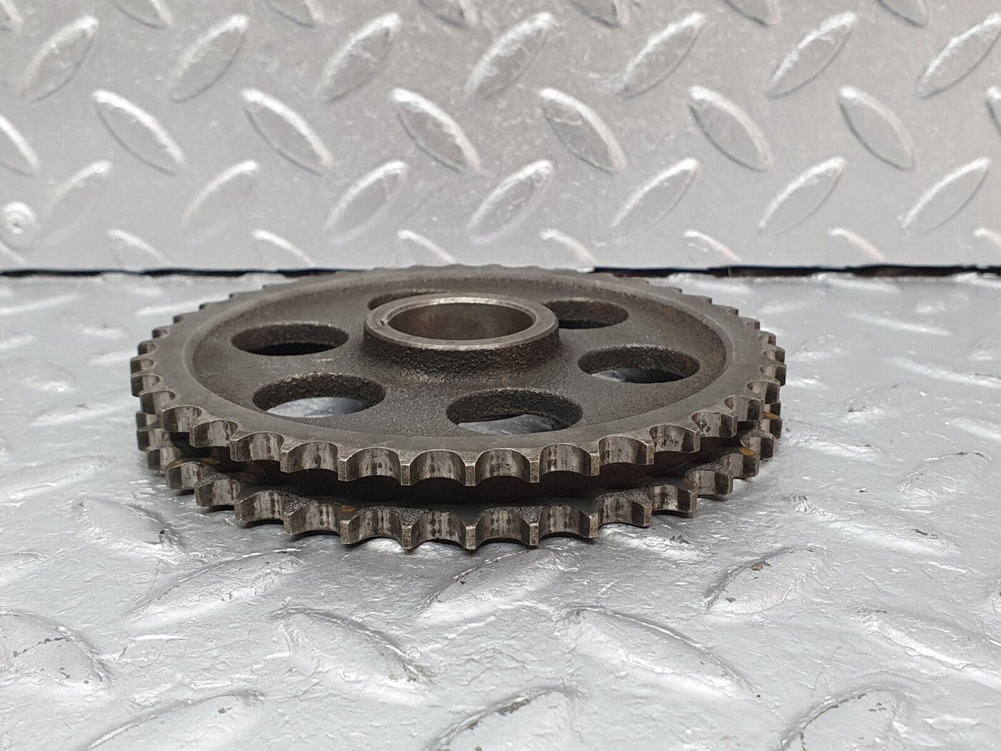 40872 Mercedes-Benz W123 240D Camshaft Timing Gear