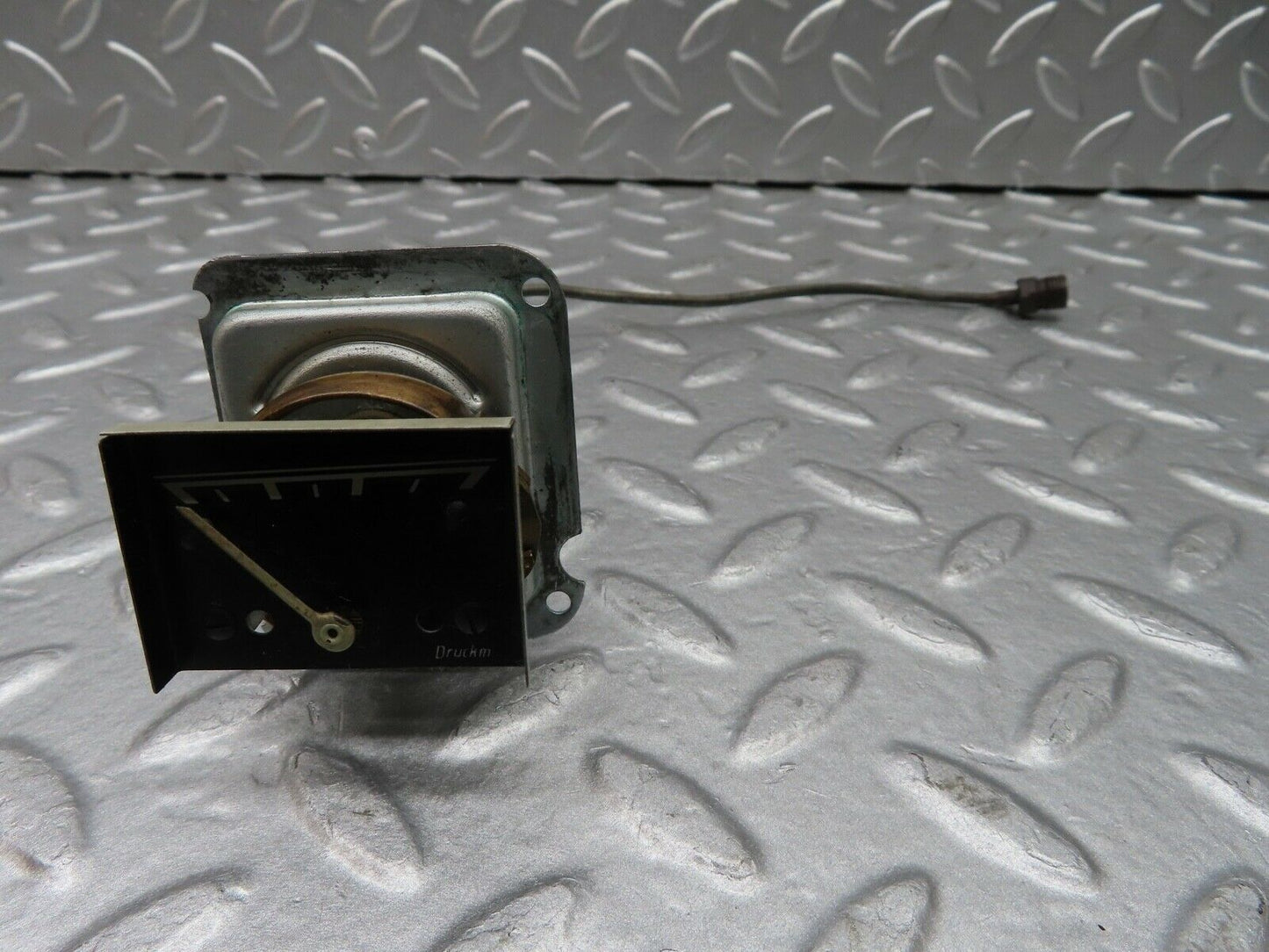 19810 Mercedes-Benz W120 W121 Ponton Oil Pressure Gauge