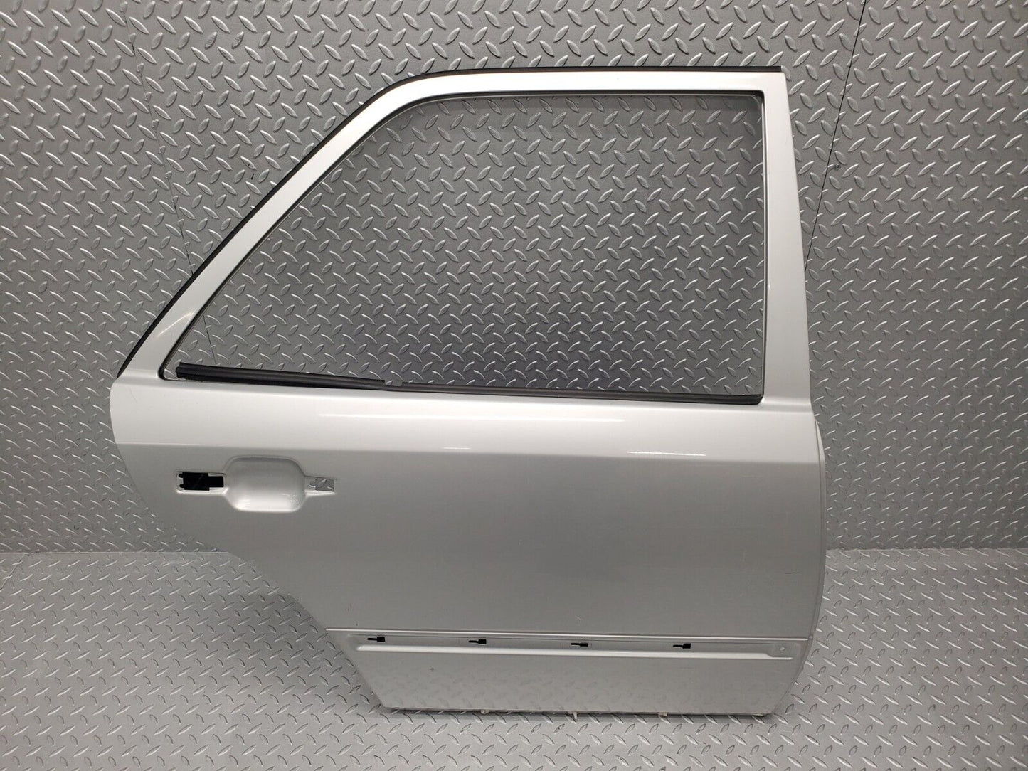 46123 Mercedes-Benz W124 Rear Right Door
