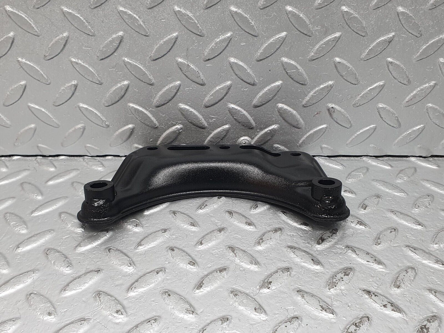 41151 Mercedes-Benz W126 300SE Air Conditioning Compressor Support Bracket