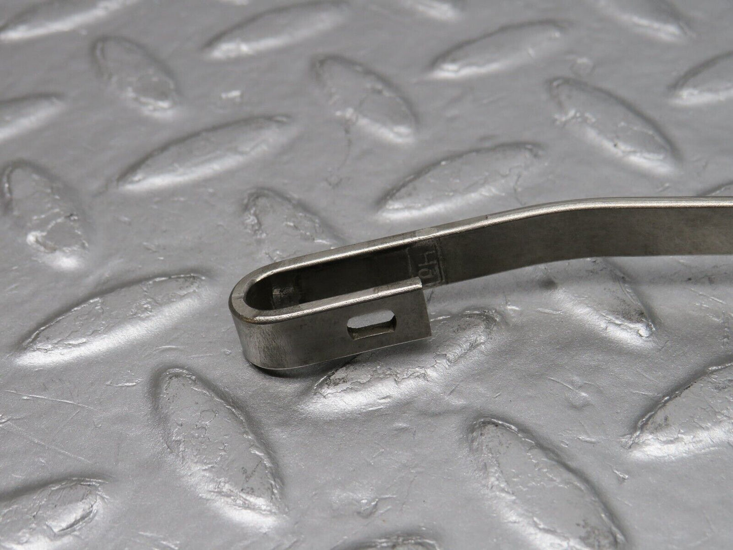 39106 Mercedes-Benz R107 500SL Windscreen Wiper Arm Left Side