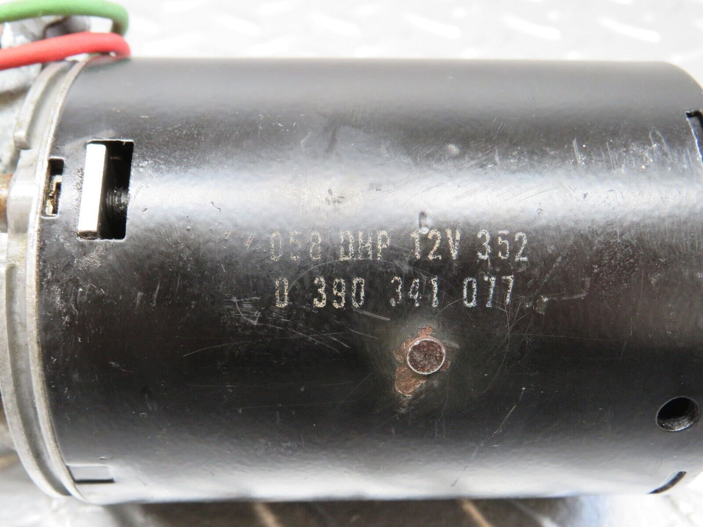 26923 Mercedes-Benz W123 240D Wiper Motor Bosch 0390341077