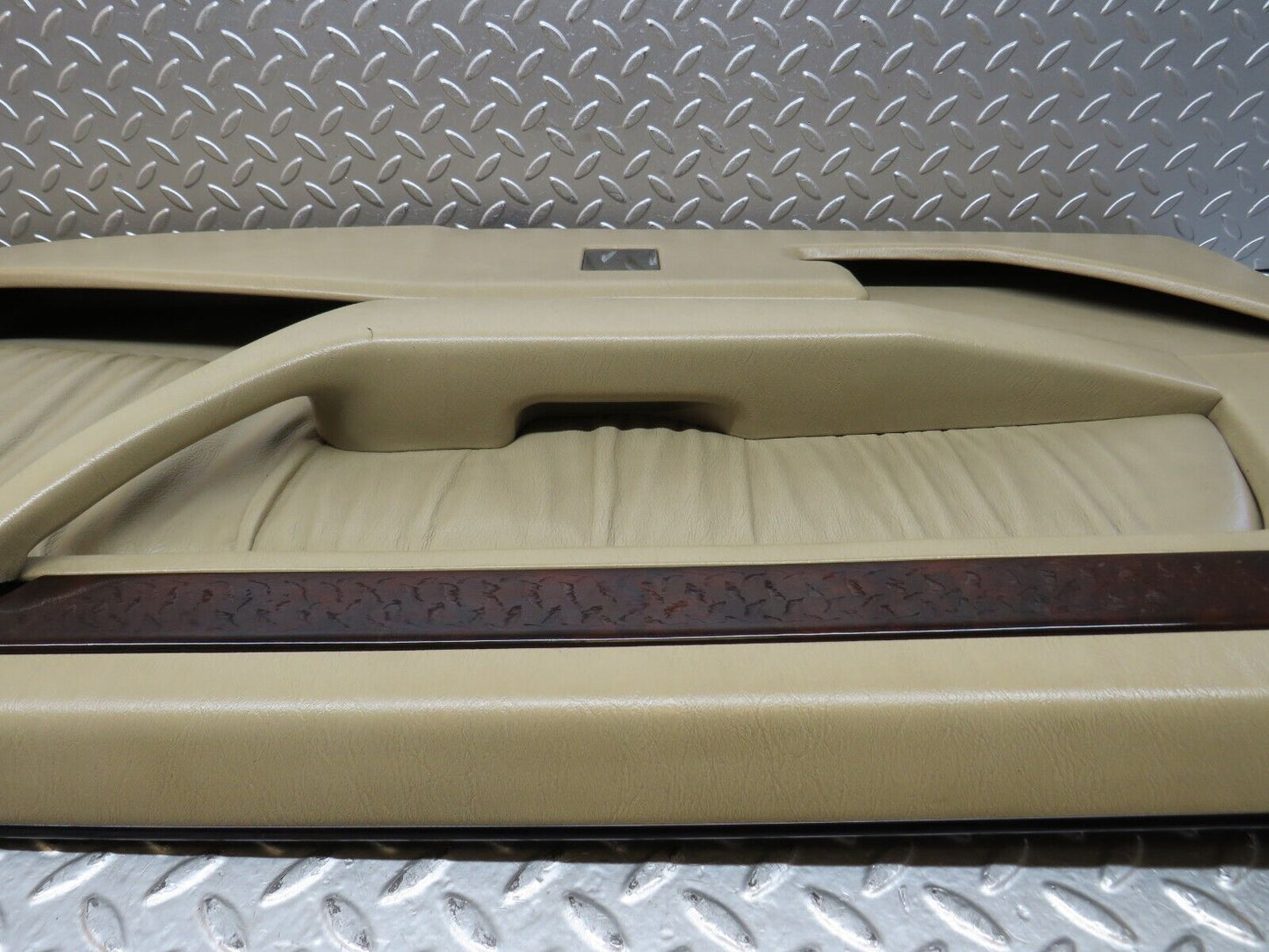 28934 Mercedes-Benz C124 320CE Front Left Door Card Beige 1247273170