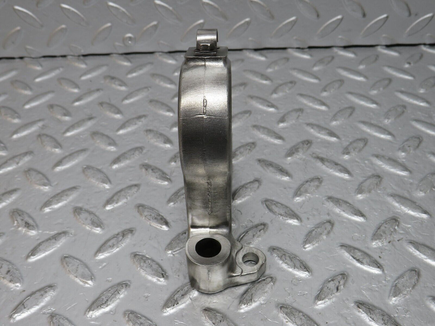 0255 Mercedes-Benz W123 220D Camshaft Tower Bearing 6150510016