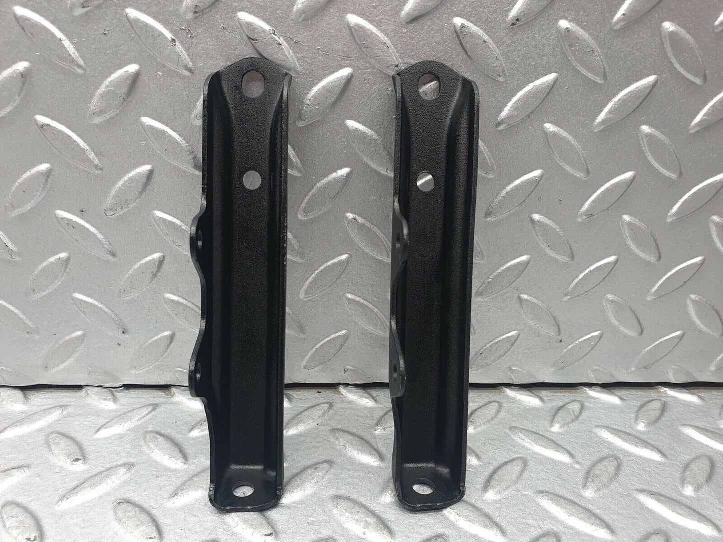 17331 Mercedes-Benz R129 300SL Coupe Air Intake Manifold Bracket