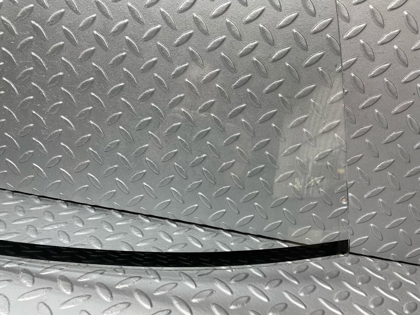 42409 Mercedes-Benz R107 Hard Top Rear Windscreen