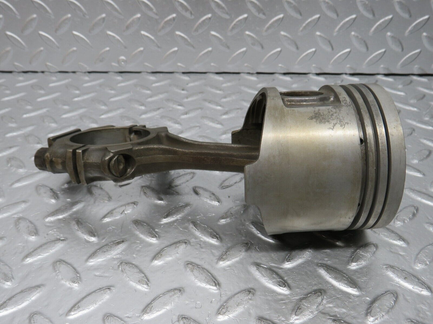 32772 Mercedes-Benz C107 R107 350 V8 Piston With Connecting Rod 92mm 11607