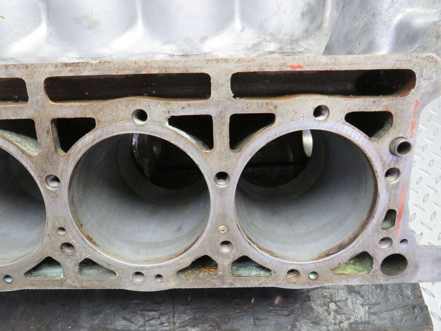 39319 Mercedes-Benz R107 500SL Engine Block M117.962 1170112401