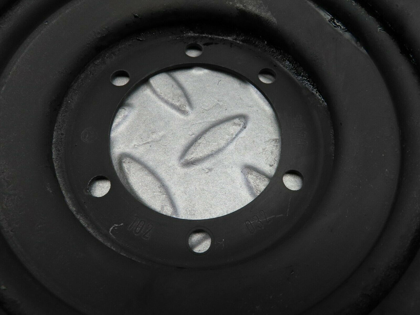 7769 Mercedes-Benz S123 230TE Wagon Crankshaft Pulley 1020320404