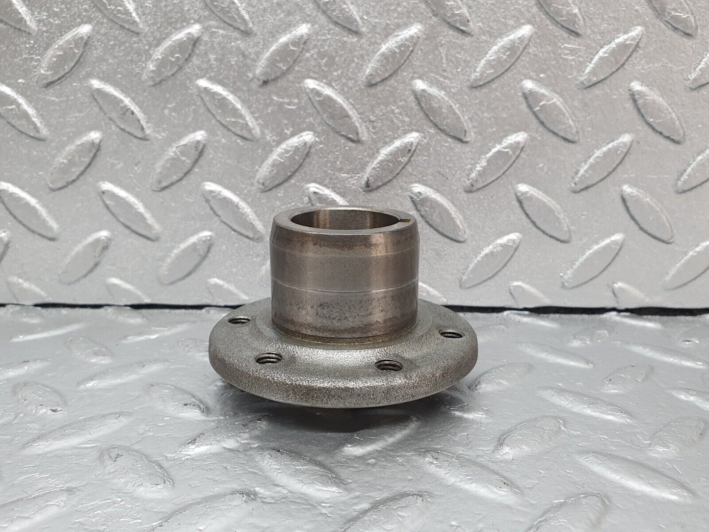 43793 Mercedes-Benz C126 380SEC Coupe Crankshaft Sleeve Hub