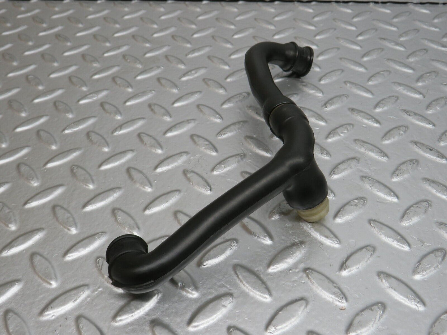 32166 Mercedes-Benz W123 230E Air Intake Pipe 1020941782 1020941682