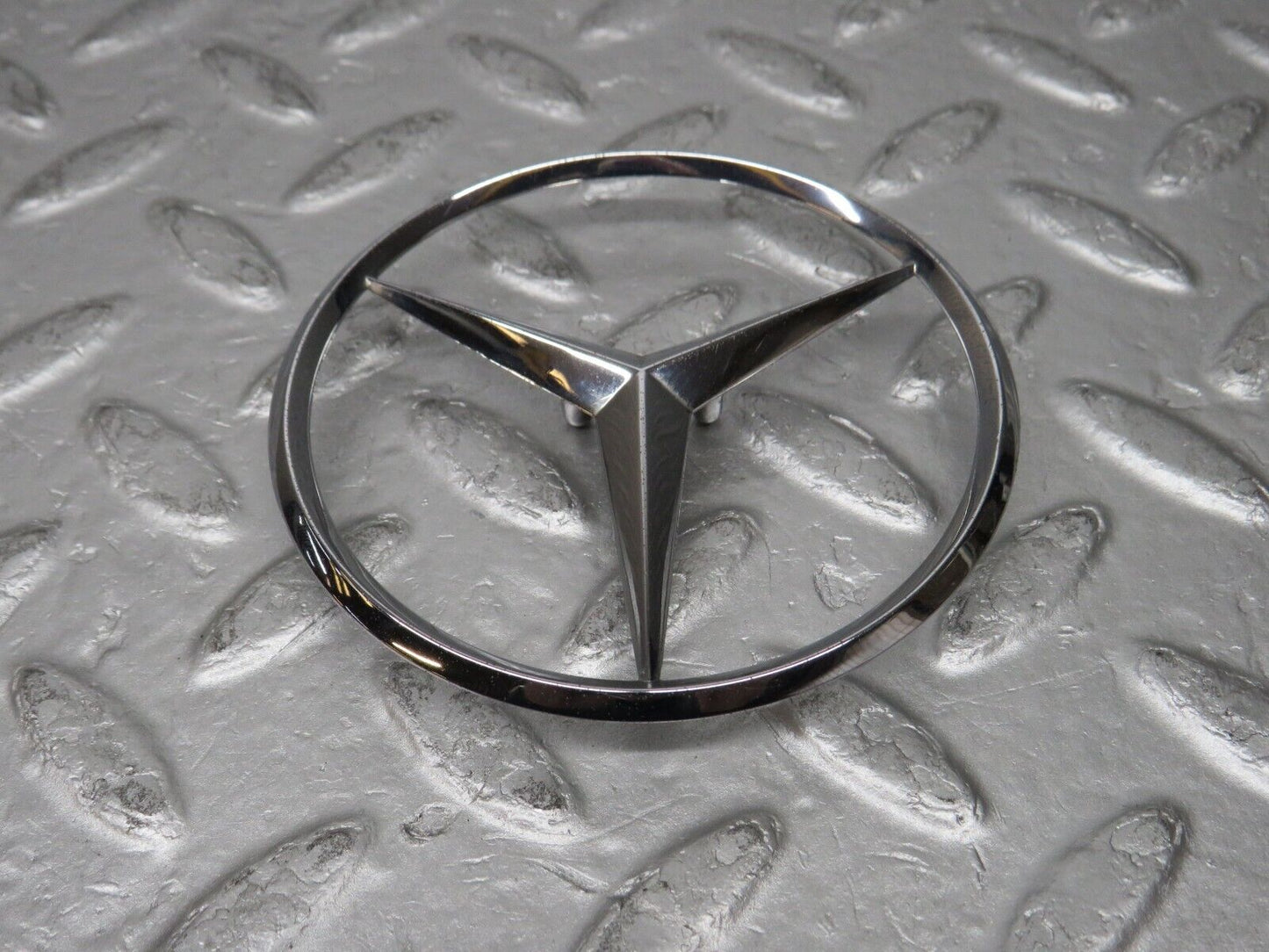 37760 Mercedes-Benz A124 320E Cabriolet Trunk Lid Badge Emblem 2017580158