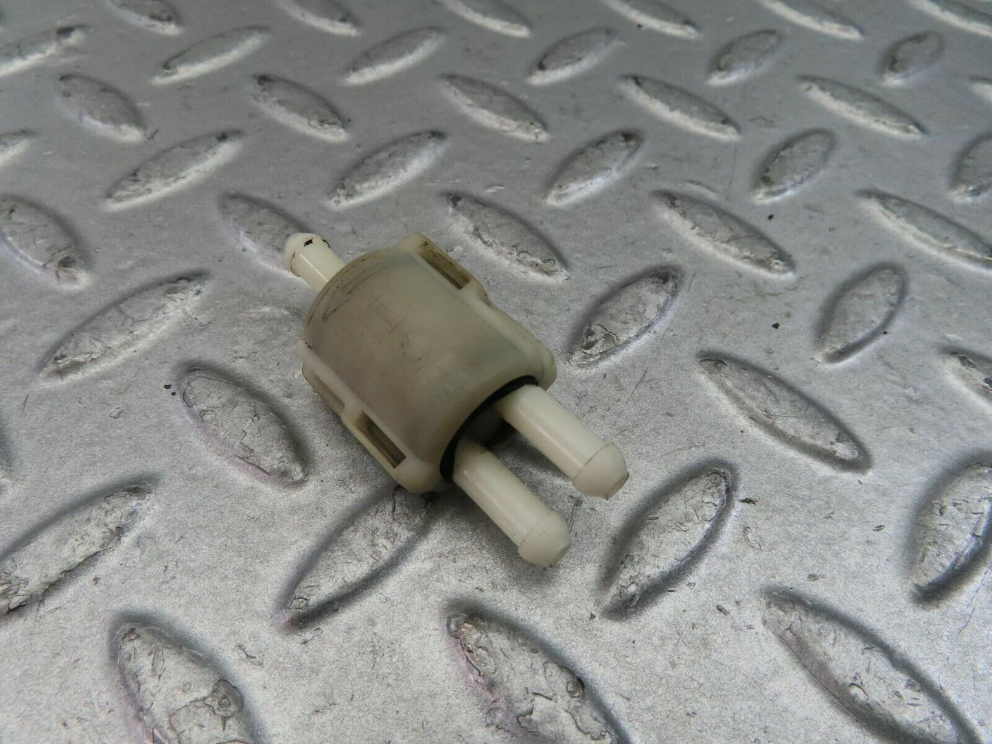 9739 Mercedes-Benz C123 280CE Coupe Windscreen Washer Valve