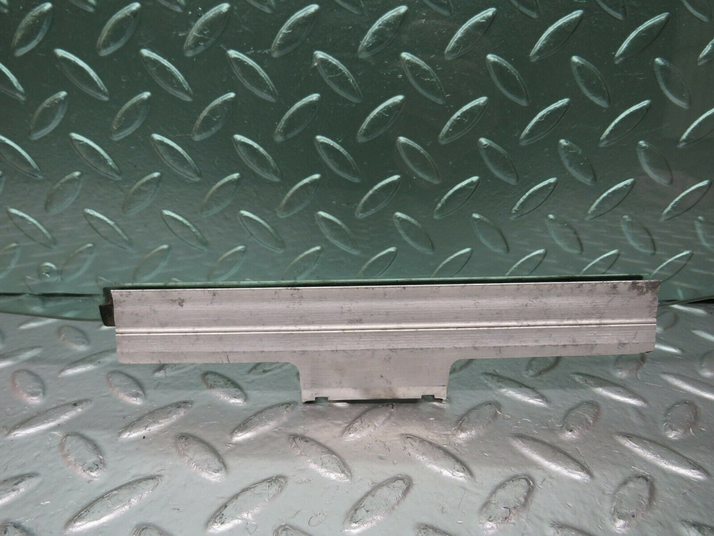 24441 Mercedes-Benz S124 220TE Wagon Rear Left Door Window Glass