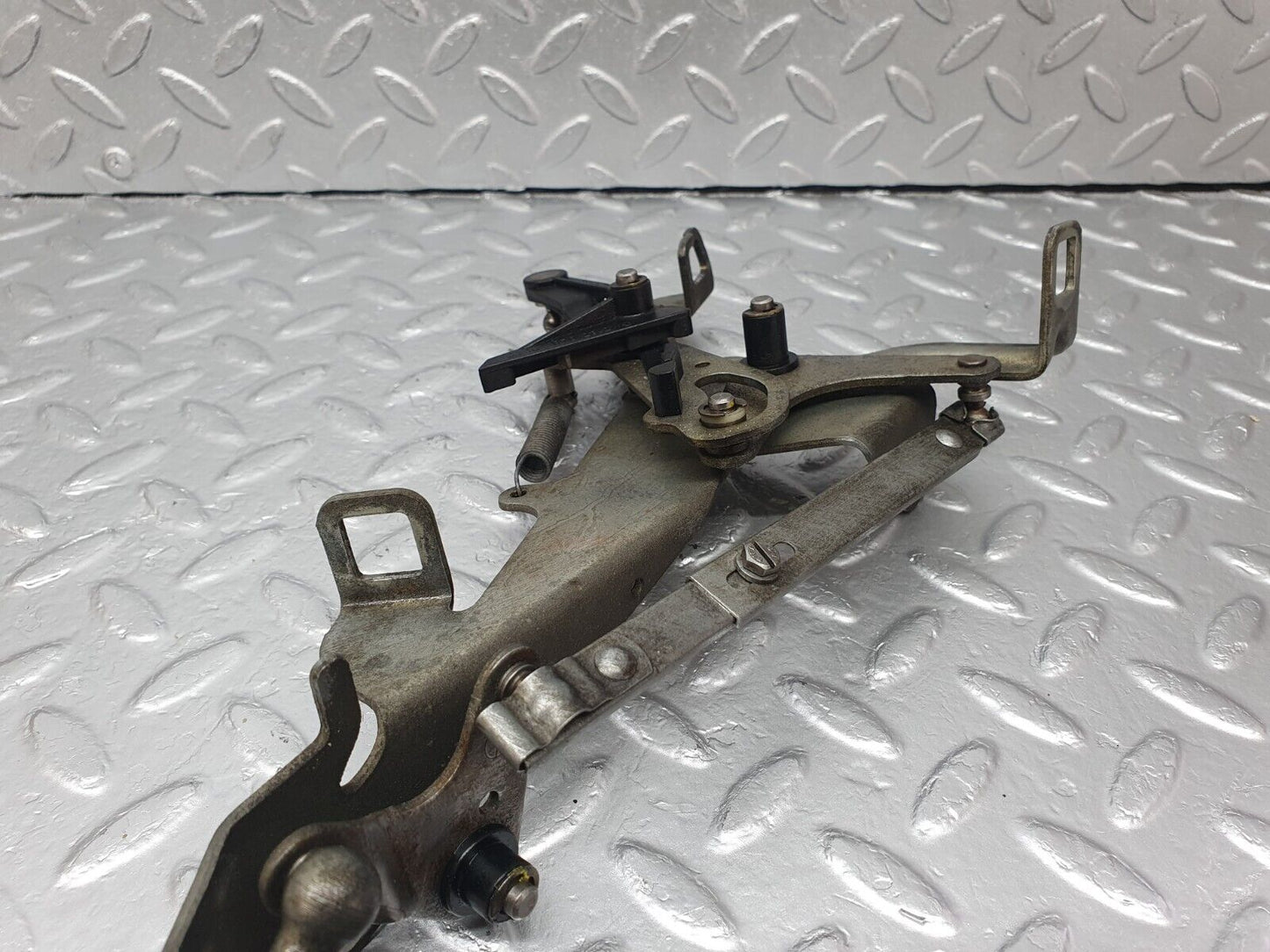 42864 Mercedes-Benz W201 190 Throttle Linkage 1040702321