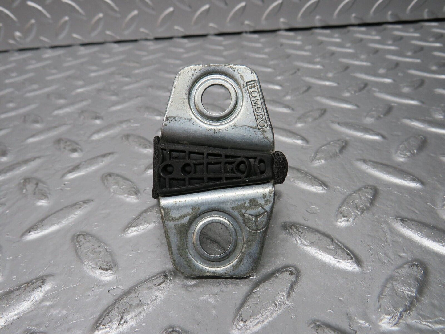 30752 Mercedes-Benz W201 190E 2.0L Door Lock Latch