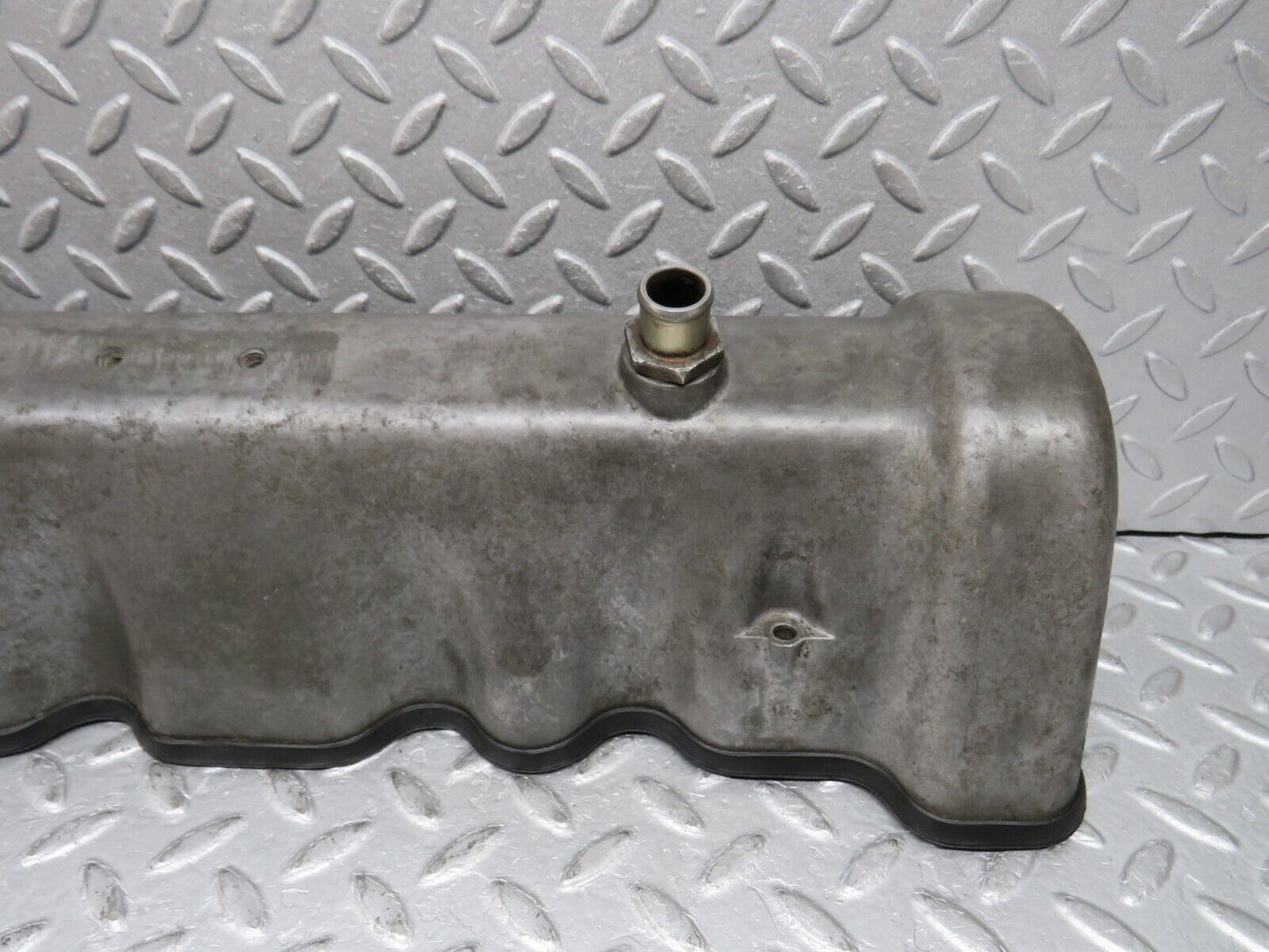 37636 Mercedes-Benz W109 300SEL Cylinder Head Valve Cover Left 1160161805