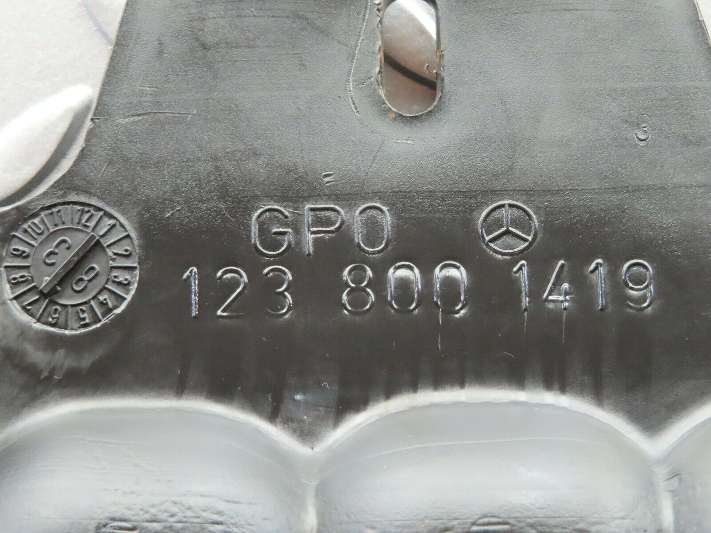 5916 Mercedes-Benz W123 200 Vacuum Reservior Tank 1238001419