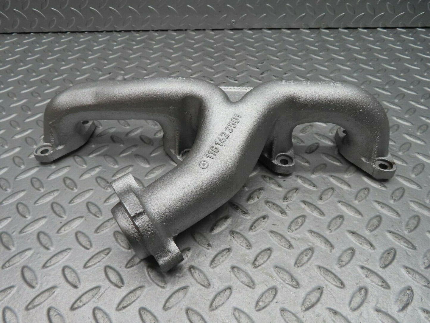 16675 Mercedes-Benz C107 380SLC Exhaust Manifold Right Side 1161423501