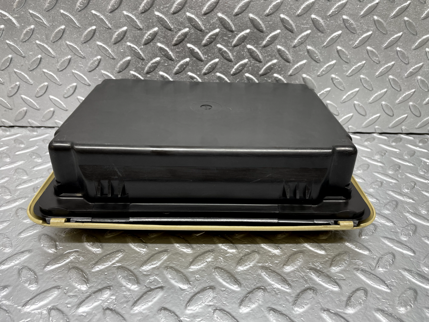 44266 Mercedes-Benz W123 280E First Aid Box 1238650353