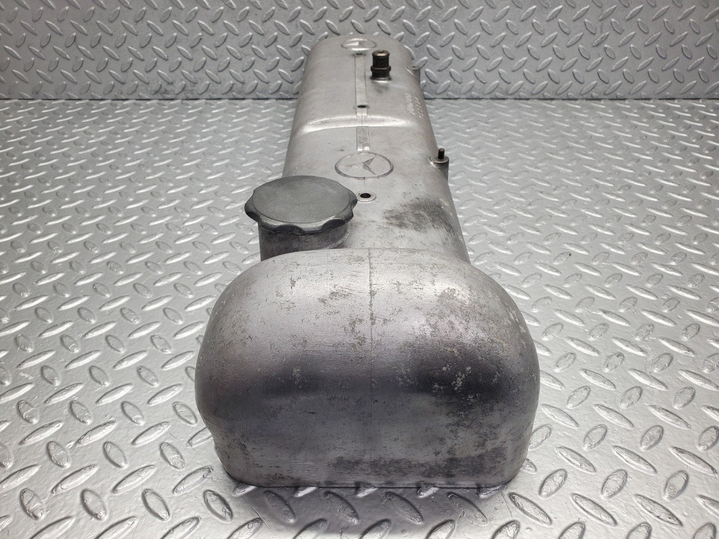 W112 cylinder head cover used OEM