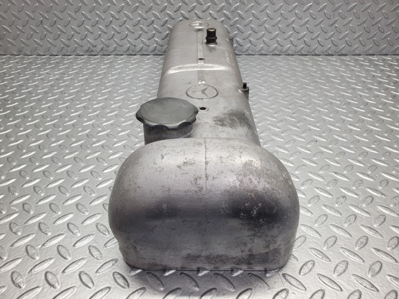 W112 cylinder head cover used OEM