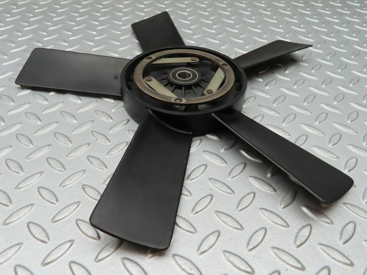 3912 Mercedes-Benz S123 200T Wagon Engine Cooling Fan 1022050306