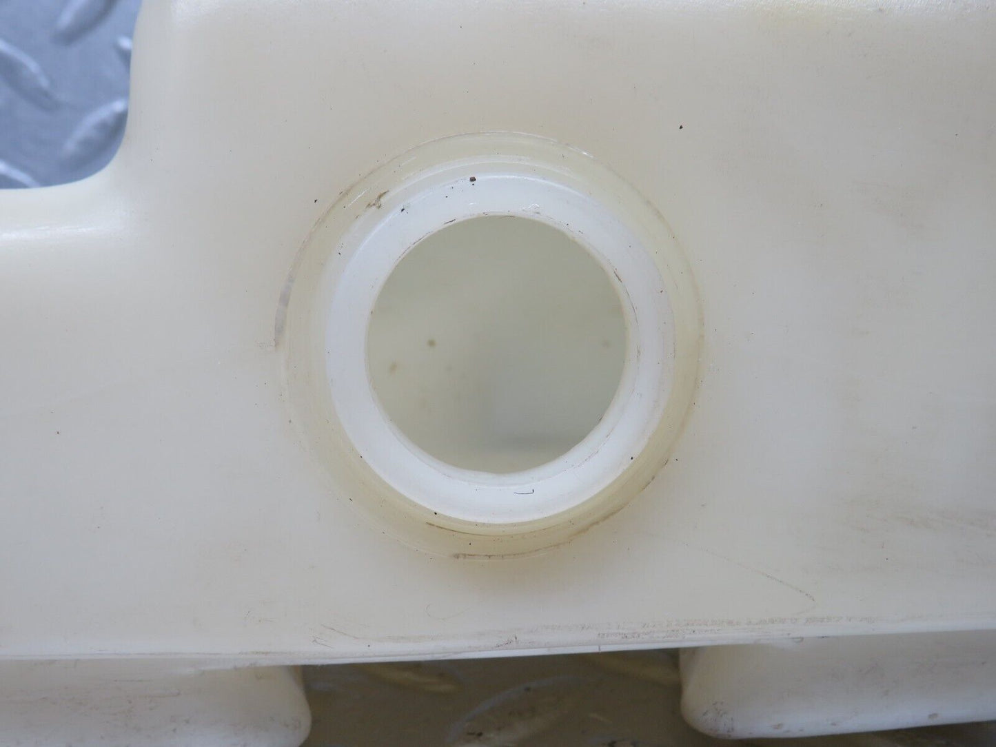 39910 Mercedes-Benz R107 350SL Coupe Windscreen Washer Fluid Reservoir 1078690320