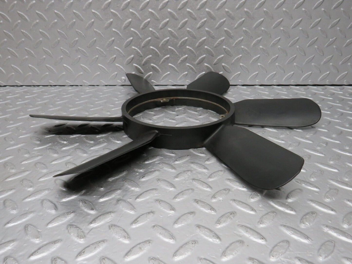 39444 Mercedes-Benz R129 320SL Coupe Engine Cooling Fan 1032000623
