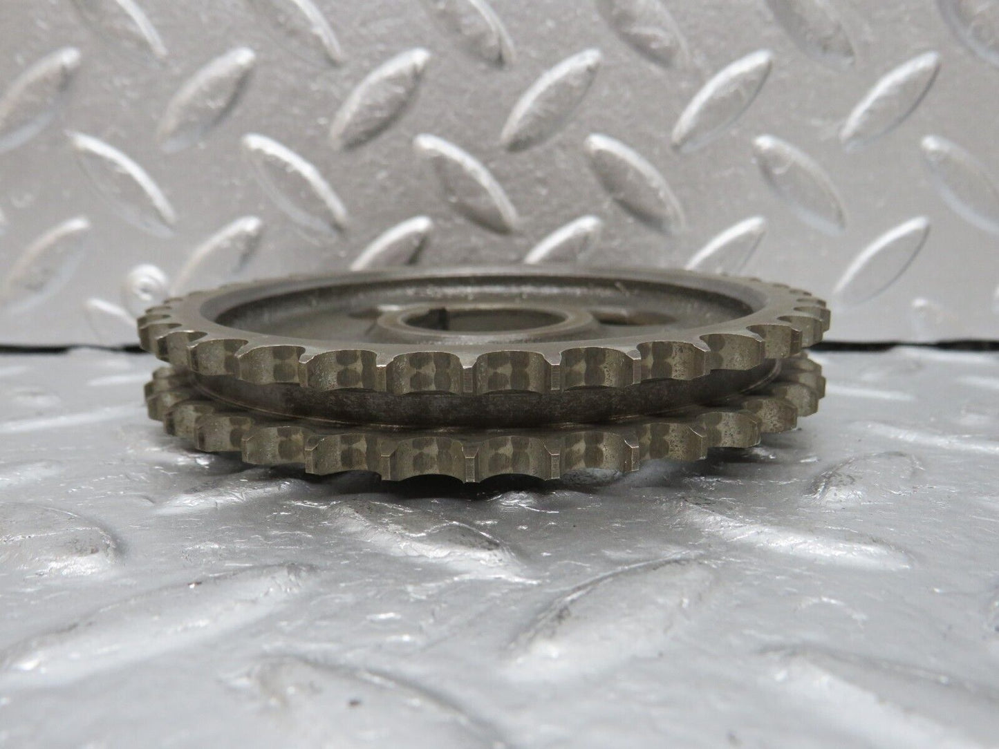 32764 Mercedes-Benz C107 R107 350 V8 Camshaft Timing Gear 1160520601